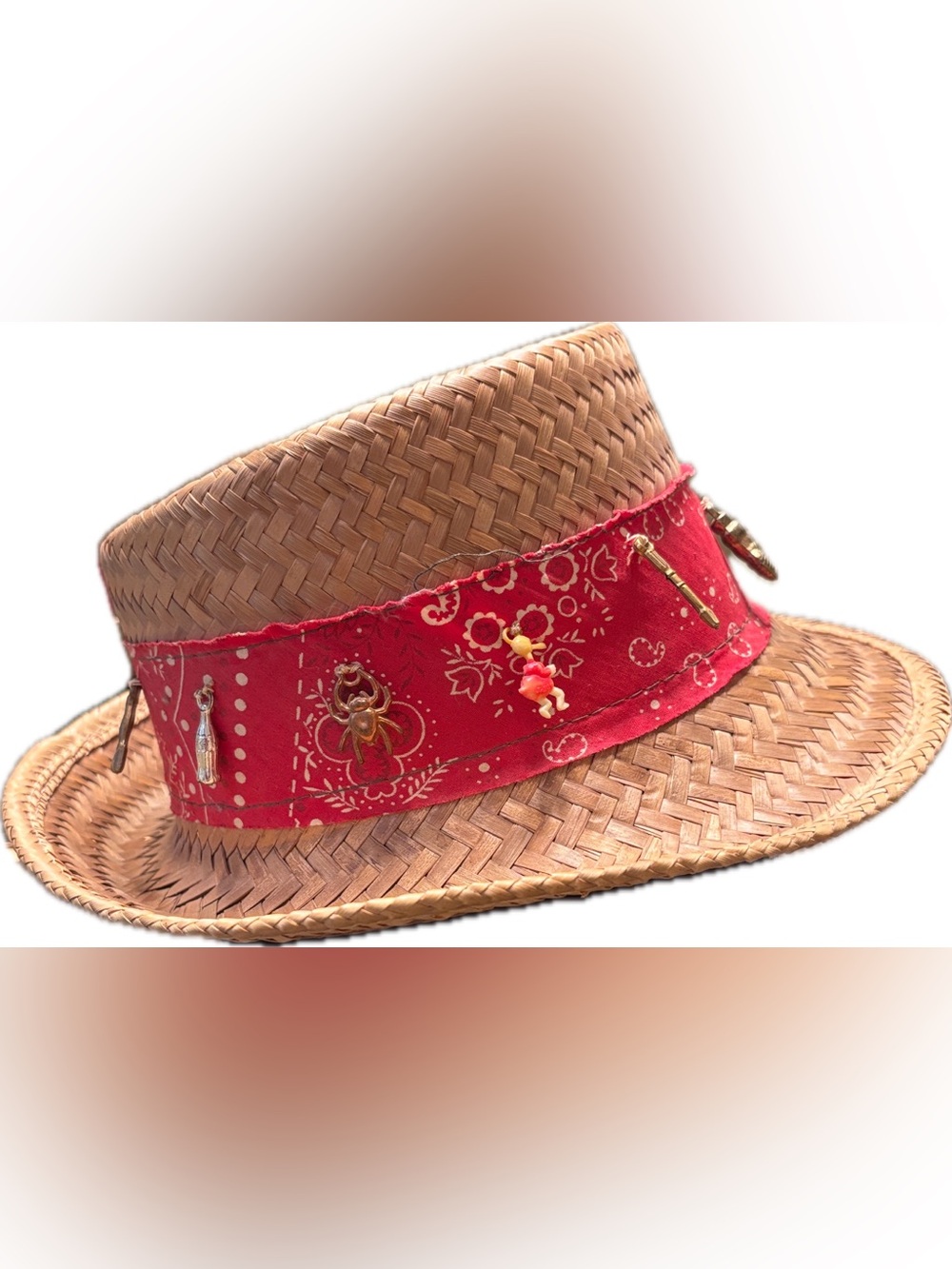 RARE FIND - 1960’s Novelty Charm Trim Straw Fedora Hat Red Paisley Bandana - S